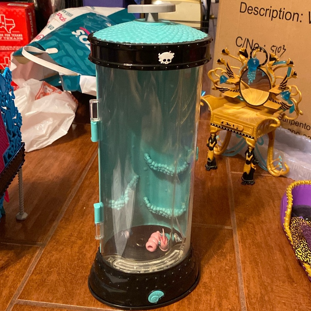 MONSTER HIGH LAGOONA BLUE SHOWER